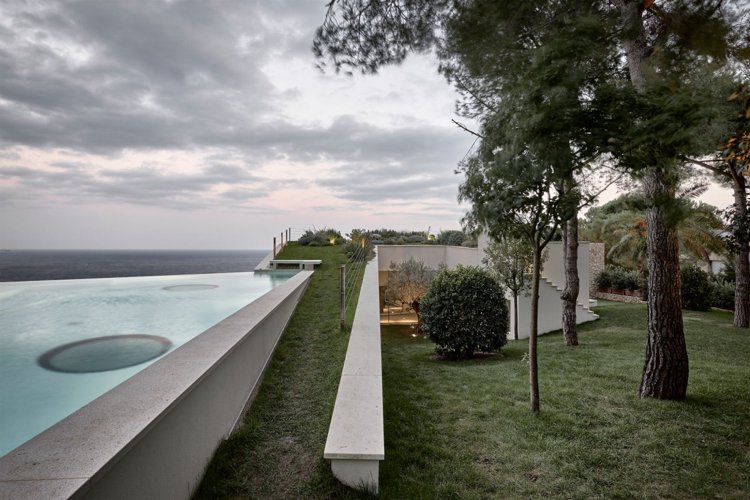 extenso-telhado-verde-exclusivo-vista-terraço-terraço-piscina