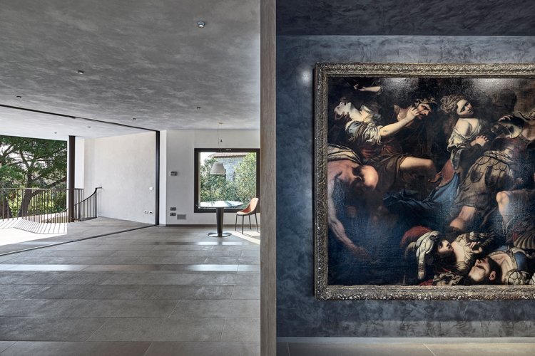 villa de luxo-moderno-interior-cinza-arte-valiosa