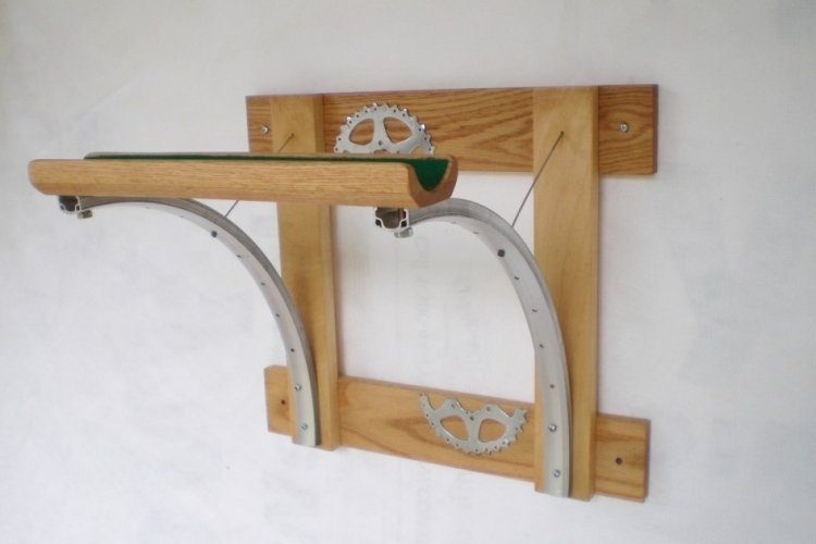 bike-mount-wall-build-yourself-ideas-wood-wooden boards-metal-parts-joint-arch