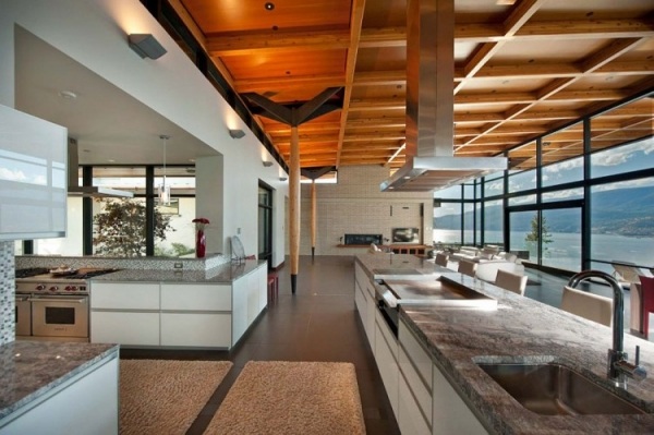 Projeto da cozinha com vista para o lago Okanagan