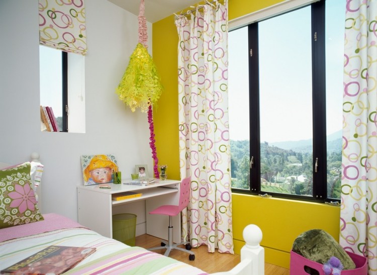 quarto-crianças-cores-menina-sotaque-parede-amarelo-rosa-verde-acentos