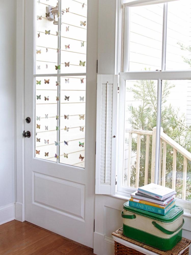 Decoração de janela Tinker - porta da frente-guirlanda-borboletas-revistas de papel