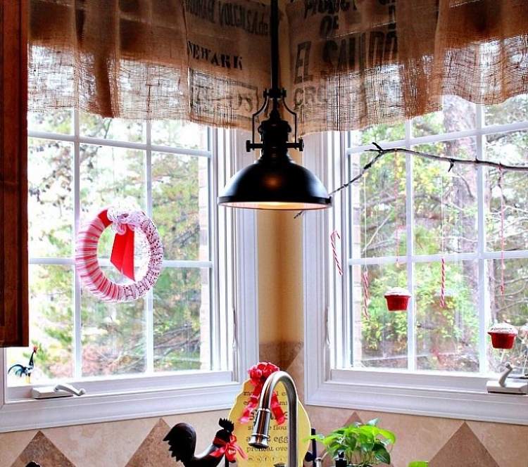 decoração de janela-funileiro-natal-inverno-vermelho-coroa-papel-vintage-ramo