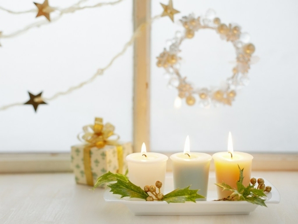 ideias-janela-decoração-para-natal-três-velas-arranjo