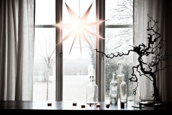 ideias-janela-decoração-para-natal-escandinavo-grande-poinsétia