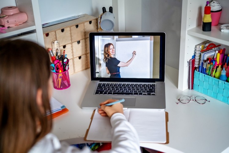 Preply novo estudo para organização de ensino à distância