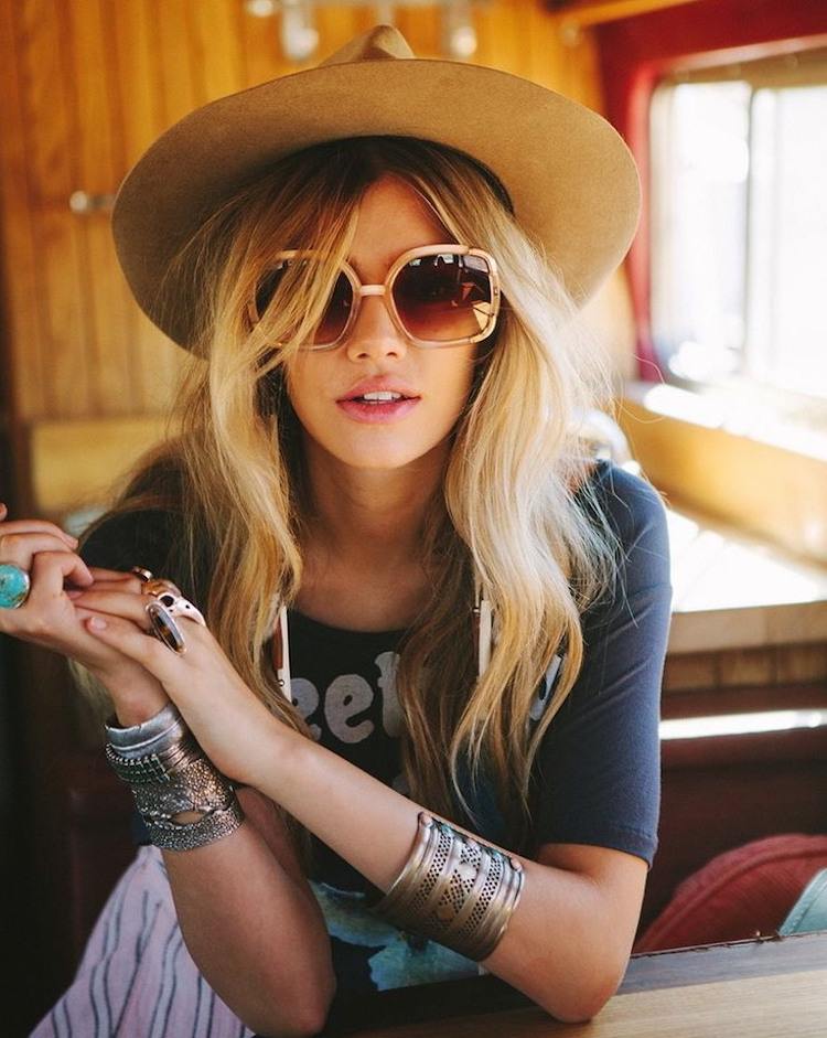 festival-look-fashion-hat-fedora-sunglasses-large-Jewelry