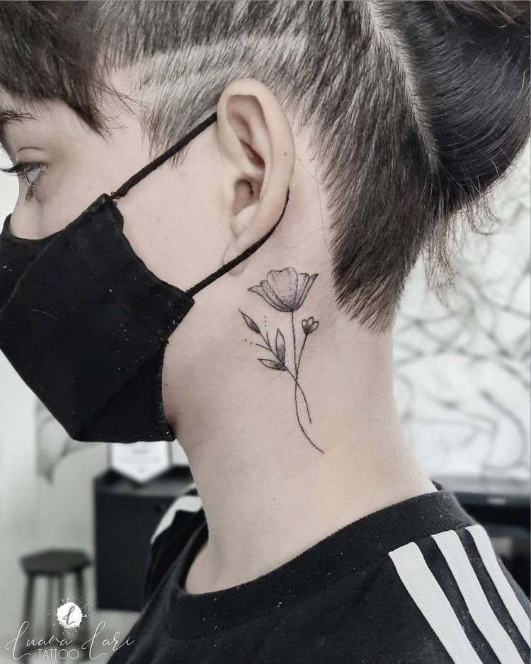 Tatuagem atrás da orelha tendências de tatuagem 2021 ideias de tatuagem finas