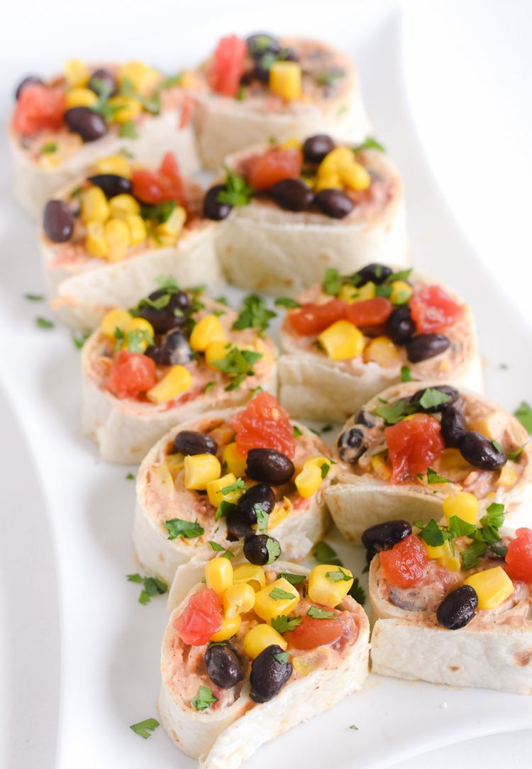 finger food-fast-party-canapes-fast-easy-taco-roll