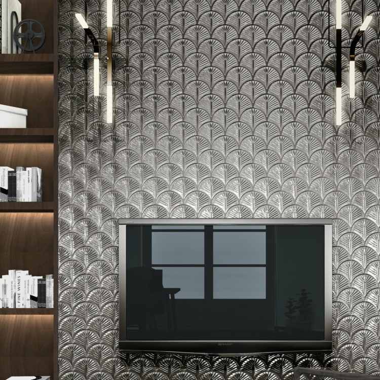 azulejos em escala nobre em prata como uma parede de destaque atrás da televisão na sala de estar