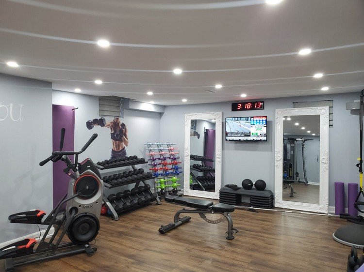 Dicas de configuração de fitness doméstico para ideias de ginástica no porão