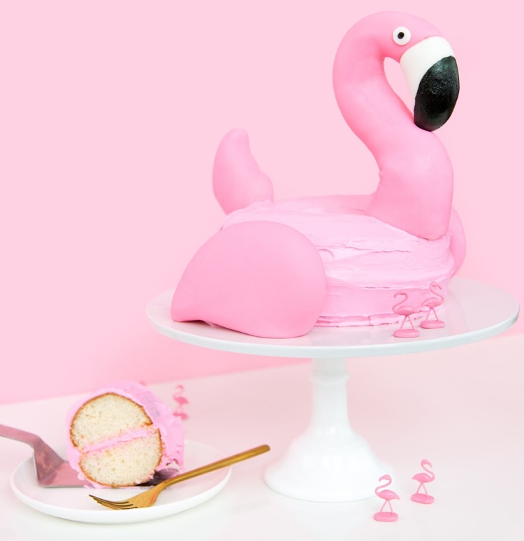 Idéia de decoração flamingo assando bolo