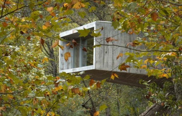 casa florestal minimalista -balkon-rock outcrop-house-building-modern