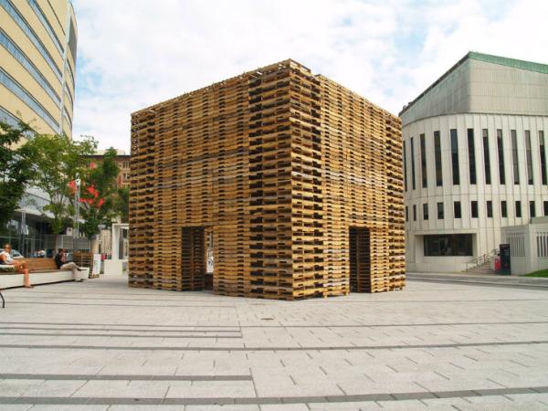 FORÊT II Phill Allard Justin Duchesneau construiu euro paletes recicladas