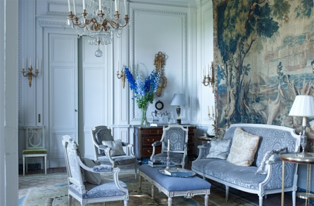 sala de estar branco azul francês chique clássico interior