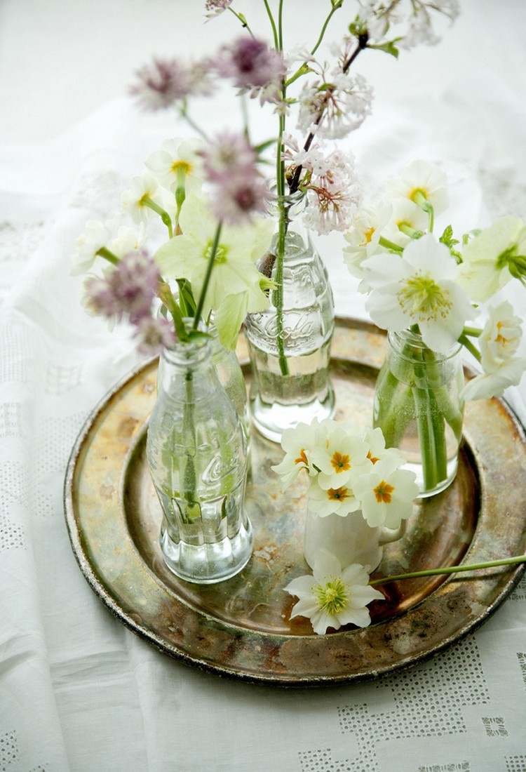decoração-primavera-garrafas-vidro-cola-flores-da-primavera