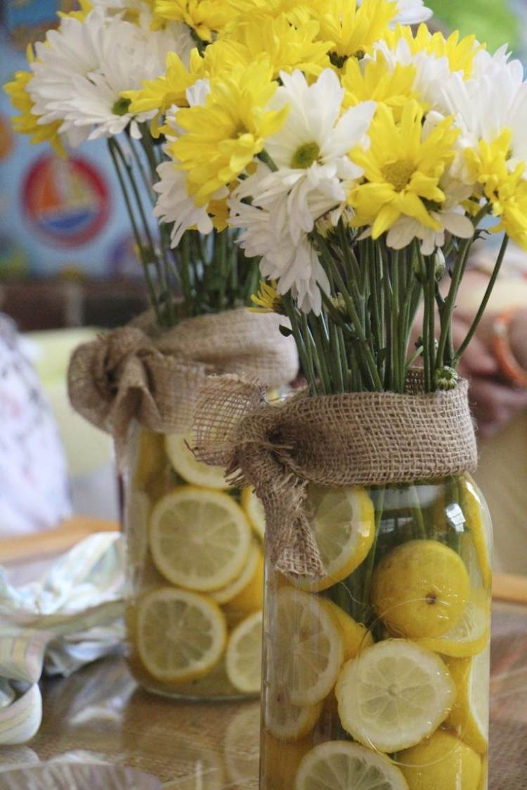 spring-decoration-glass-ideas-yellow-white-crisântemo-vidro-limão-rodelas