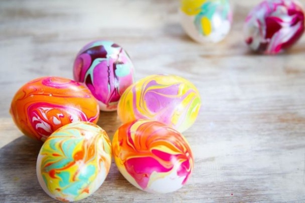 Ovos de Páscoa você mesmo cria ideias coloridas com design original