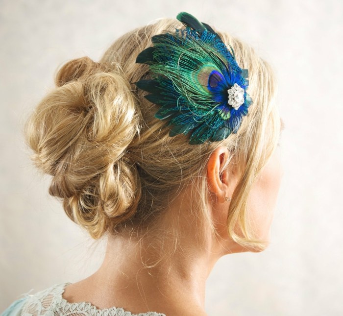 penas pavão updo primavera elegante loiro retro boêmia