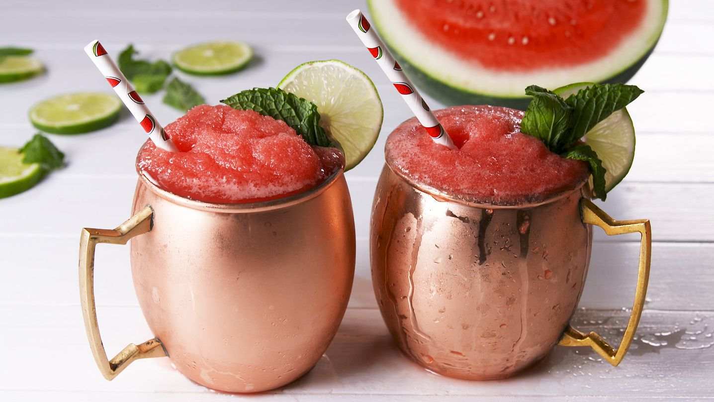 Bebidas geladas de verão com melancia