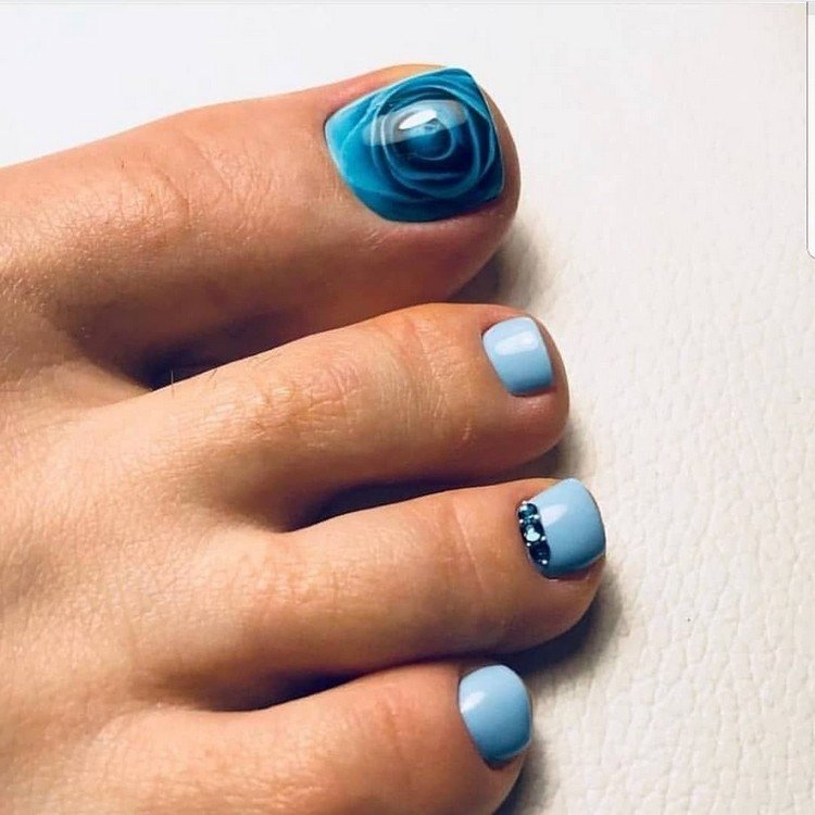 Cores das unhas dos pés de verão 2021 desenhos de unhas pedicure