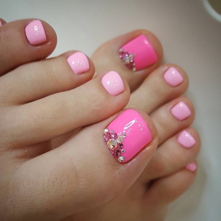 Unhas dos pés pintura de verão Esmaltes tendências pedicure