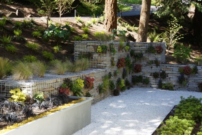 Parede de gabião-jardim-arbustos-muro de contenção