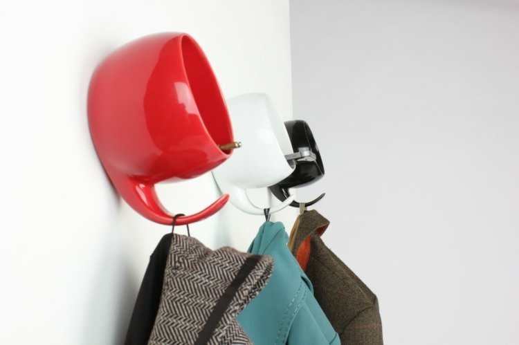 ideias para xícaras de guarda-roupa casacos pretos brancos vermelhos