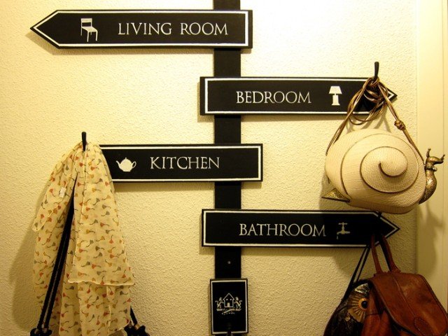 criativo-guarda-roupa-corredor-direções-quarto-preto