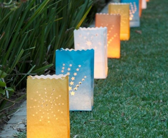 Jardim de luzes de solo azul amarelo caminho de jardim