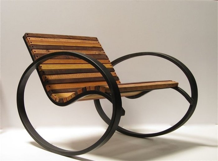 cadeira-cadeira-cadeira-formato-moderno-cadeira-balanço-design-incomum-design-braços-estrutura de metal