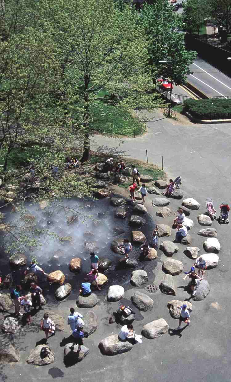 a Fonte Tanner feita de pedras Harvard University Park