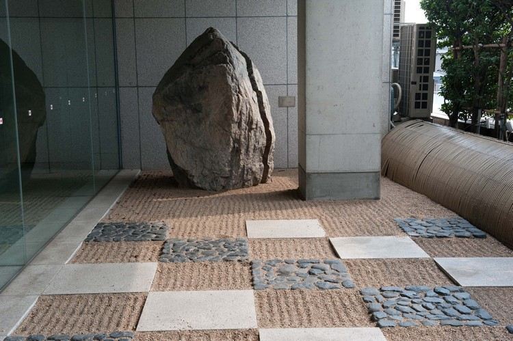 Paisagismo com pedras pedregulhos cascalho Embaixada do Canadá no Japão