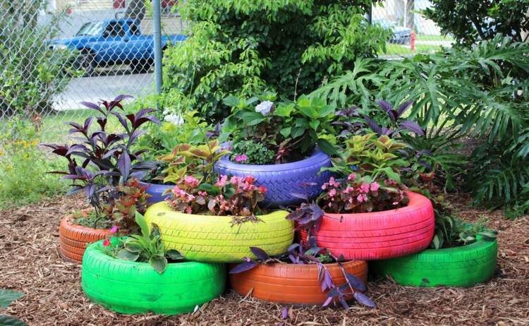 Kleimgarten-paisagismo-com-pneus-velhos-pintados-do-carro