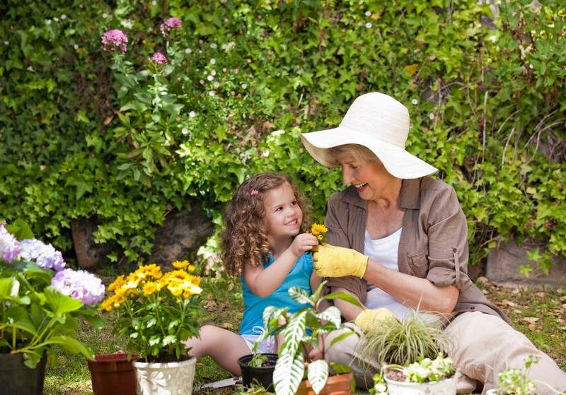 Jardinagem-facilitar-dicas-família-vovó-meninas