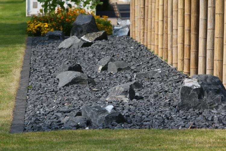 rock garden-create-garden-design-gravel-grit-anthracite-japanese-garden-bamboo