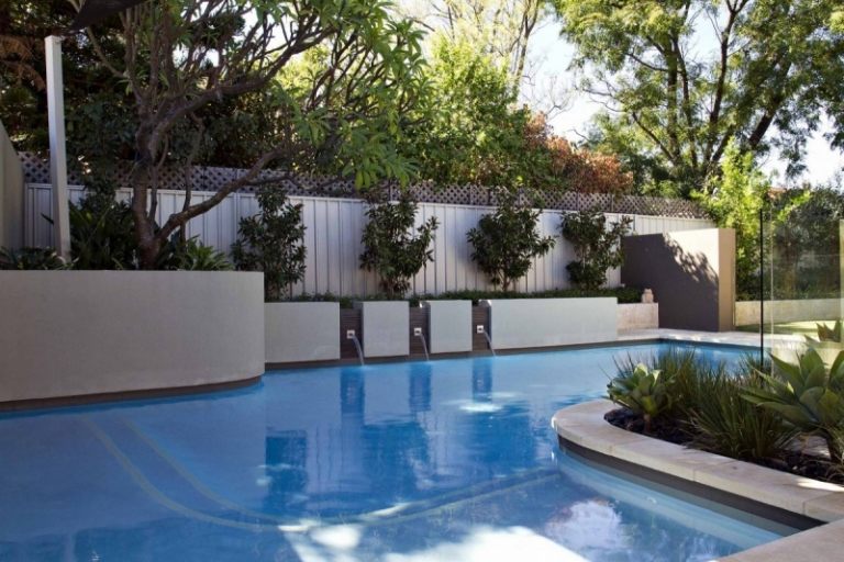 Ideias de jardim-lugares favoritos-bem-estar-oásis-jardim chuveiro-piscina