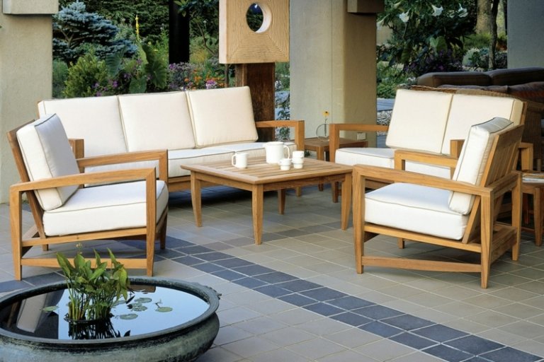 ideias de jardim para lugares favoritos moderno-lounge-teca-branca-almofada-mini-lagoa