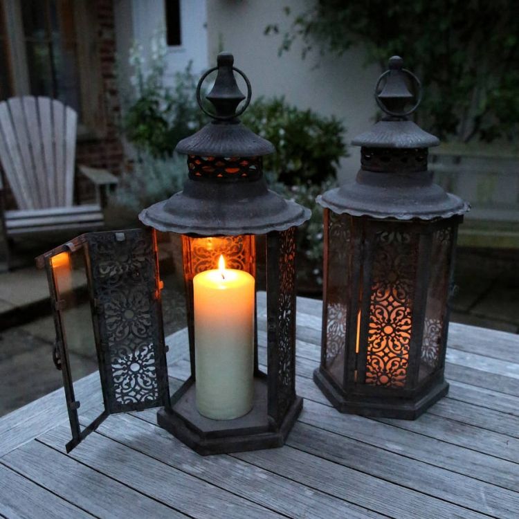 lanternas de jardim-velas-metal-ornamentos-filigrana-hexagonal-fora-mesa-ferrugem-