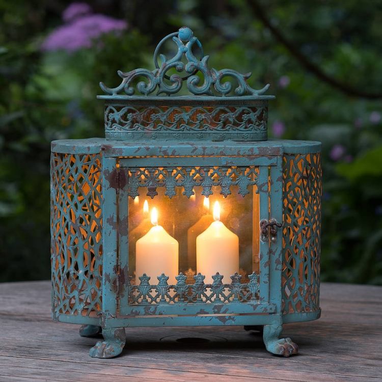 jardim-lanterna-velas-metal-pátina-frança-antiguidade-duas-velas