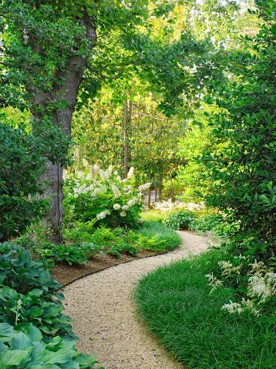 Faça as avenidas do jardim curvas - faça caminhos de cascalho