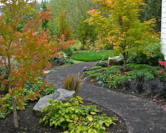 caminho de jardim animado com cascalho para criar ideias perenes