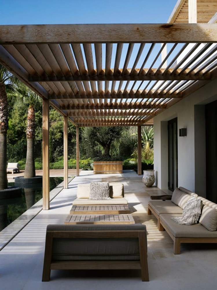 materiais-terraço telhado-madeira-lounge-móveis de jardim-estofamento-almofadas-bege-cor de areia