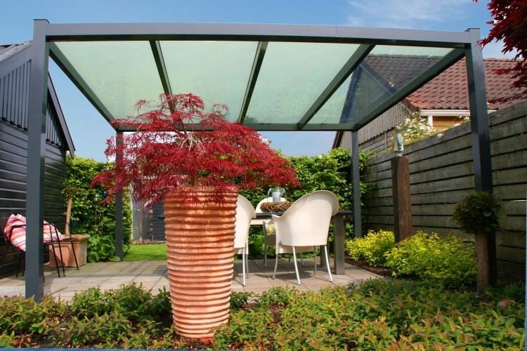 materiais-terraço telhado-alumínio-plástico-jarro-jardim-cobertura de piso-cadeiras-branco