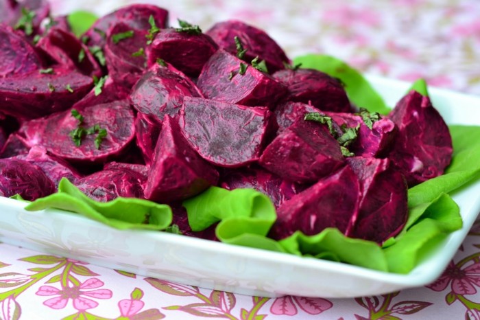 Salada de beterraba folha de vegetais prato de alface