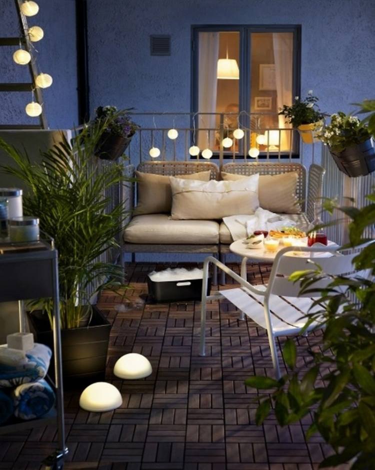 varanda-design-aconchegante-romântico-luz-madeira-ladrilhos-plantas-almofadas