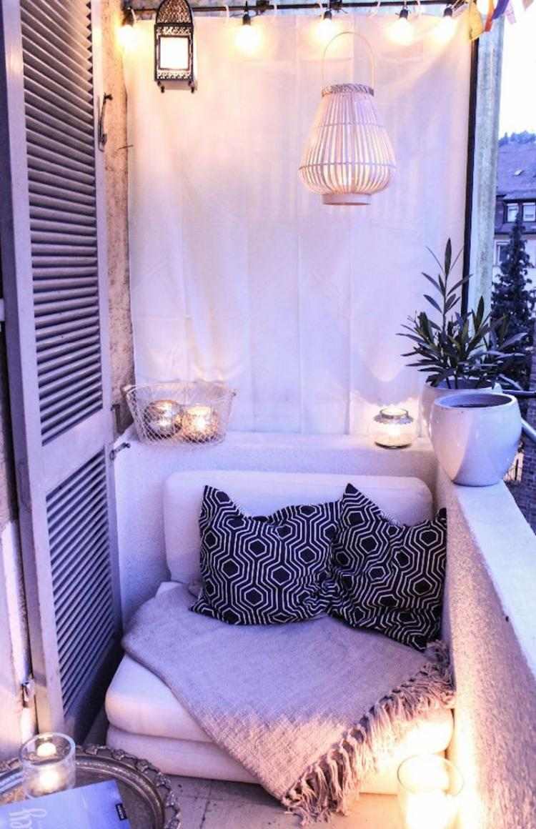 varanda-design-aconchegante-romântico-luzes-assento-almofadas-pequenas-velas