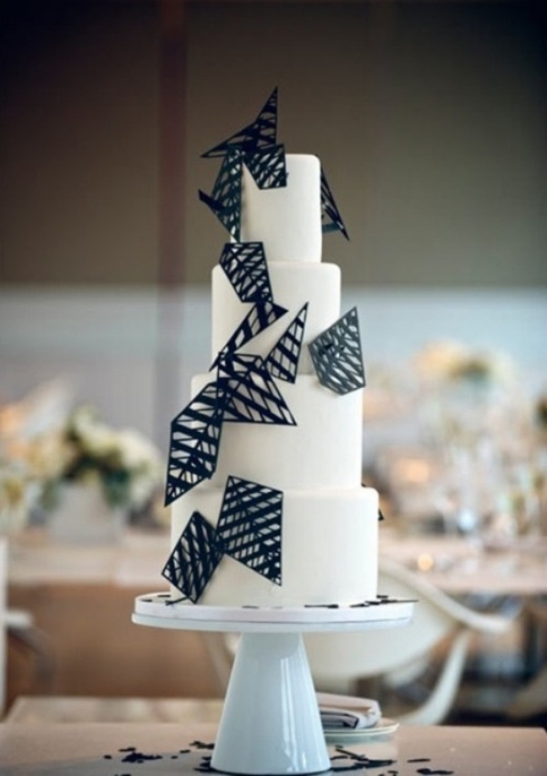 Bolo de casamento - incomum - dragão voador - preto - branco