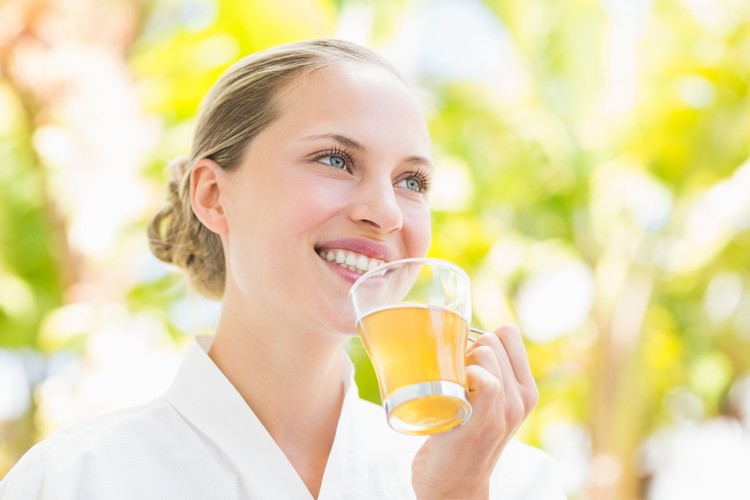 Beber chá para perda de peso, desintoxicação de chá de cevada, efeito de saúde