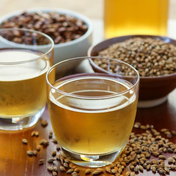 Desintoxicação corporal com chá de cevada e benefícios para a saúde